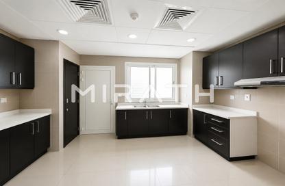 Villa - 4 - 5 for sale in Villa Lantana 2 - Villa Lantana - Dubai Science Park - Dubai