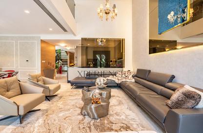 Villa - 3 - 4 for sale in Sur La Mer 1 - Sur La Mer - Jumeirah 1 - Jumeirah - Dubai Villa - 3 - 4 for sale in Sur La Mer 1 - Sur La Mer - Jumeirah 1 - Jumeirah - Dubai