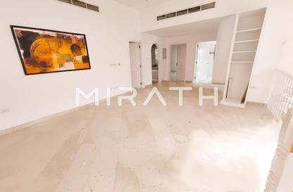 Villa - 5 Bedrooms - 6 Bathrooms for rent in Umm Suqeim 2 Villas - Umm Suqeim 2 - Umm Suqeim - Dubai