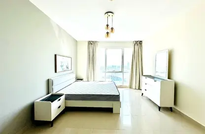 شقة - غرفة نوم - 2 حمامات للايجار في المساكن الحمراء - مدينة دبي الرياضية - دبي