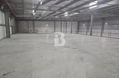 Warehouse - Studio for rent in Umm Ramool - Dubai
