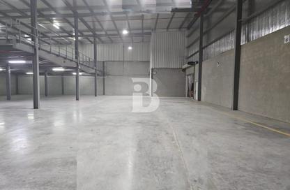 Warehouse - Studio for rent in Umm Ramool - Dubai