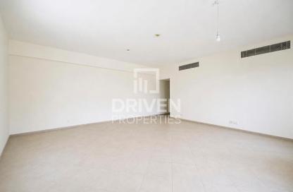 Apartment - 3 Bedrooms - 4 Bathrooms for rent in Abbey Crescent 2 - Abbey Crescent - Motor City - Dubai