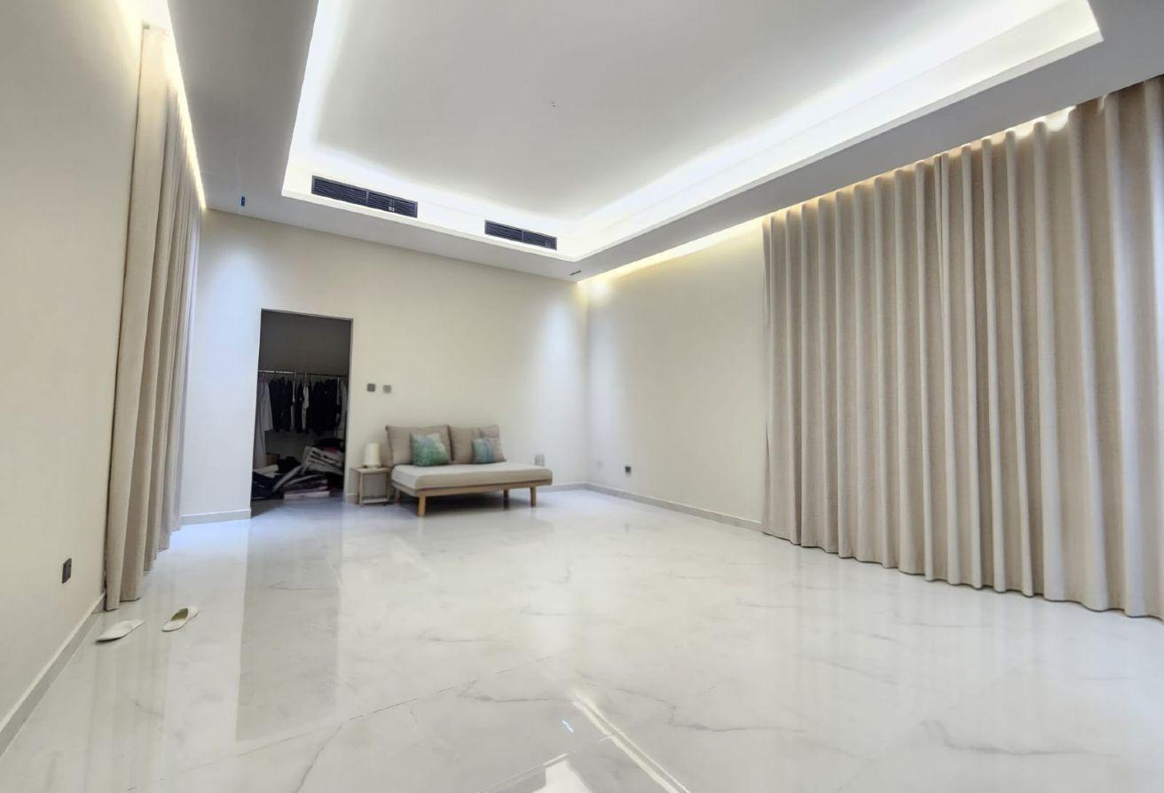 Brand New | Bright Villa | Lush Quality photo 18