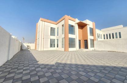 Villa - 4 - 6 for rent in Al Athbah - Wadi Al Amardi - Dubai