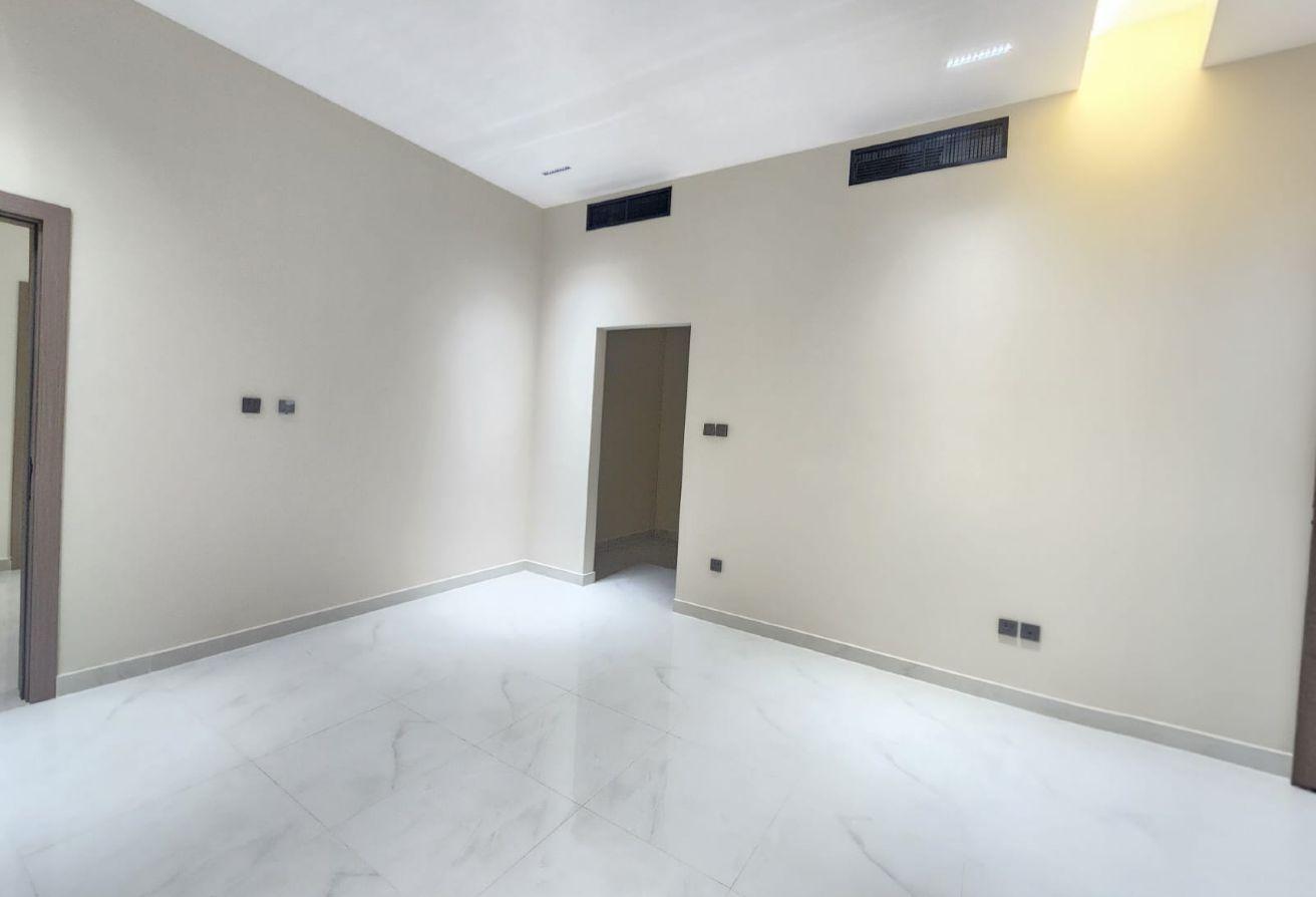 Brand New | Bright Villa | Lush Quality photo 10