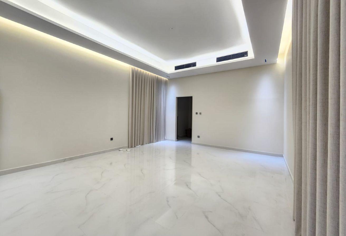 Brand New | Bright Villa | Lush Quality photo 16
