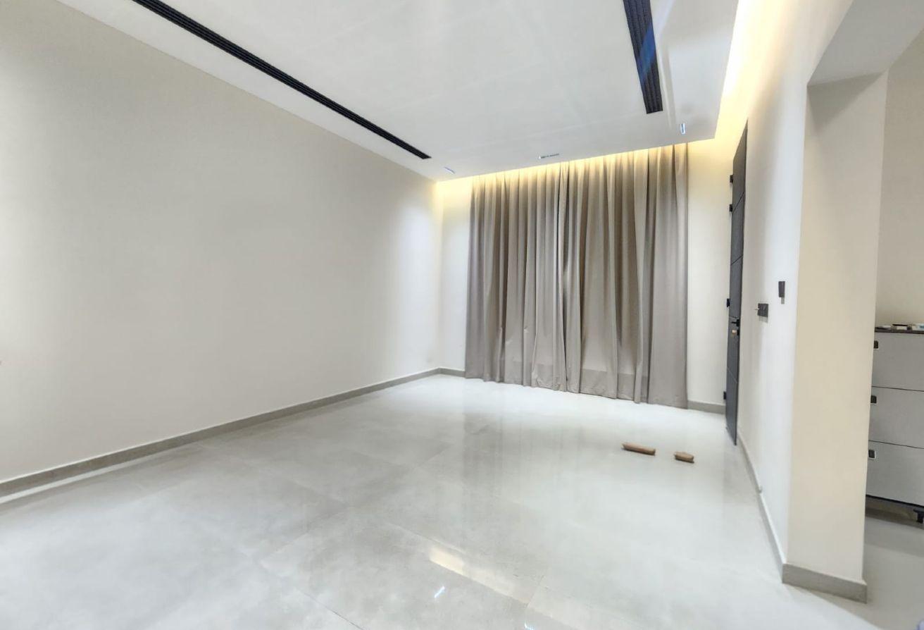 Brand New | Bright Villa | Lush Quality photo 9