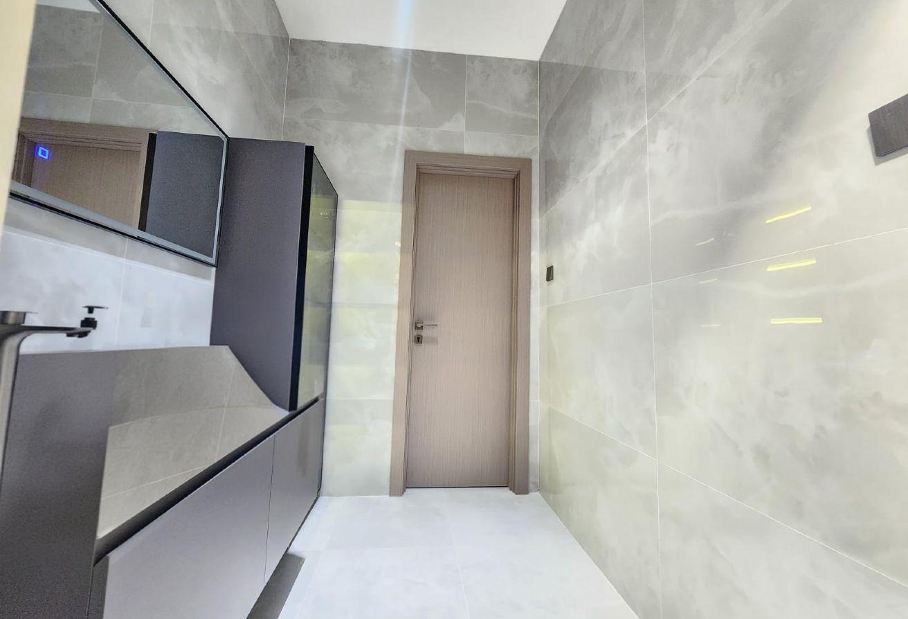 Brand New | Bright Villa | Lush Quality photo 5