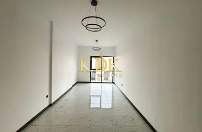 شقة - 2 غرف نوم - 3 حمامات للايجار في برج روكان B - برج روكان - روكان - دبي لاند - دبي