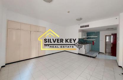 Apartment - Studio - 1 Bathroom for rent in Abu Shagara building - Abu shagara - Sharjah