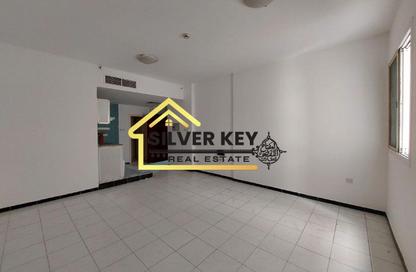 Apartment - Studio - 1 Bathroom for rent in Abu Shagara building - Abu shagara - Sharjah