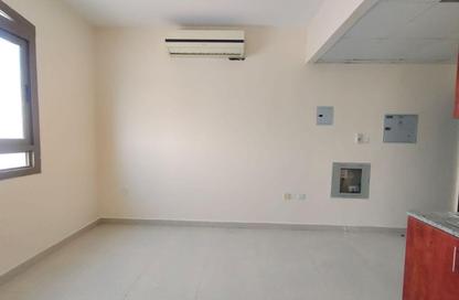 Apartment - Studio - 1 Bathroom for rent in Muwaileh 29 Building - Muwaileh - Sharjah