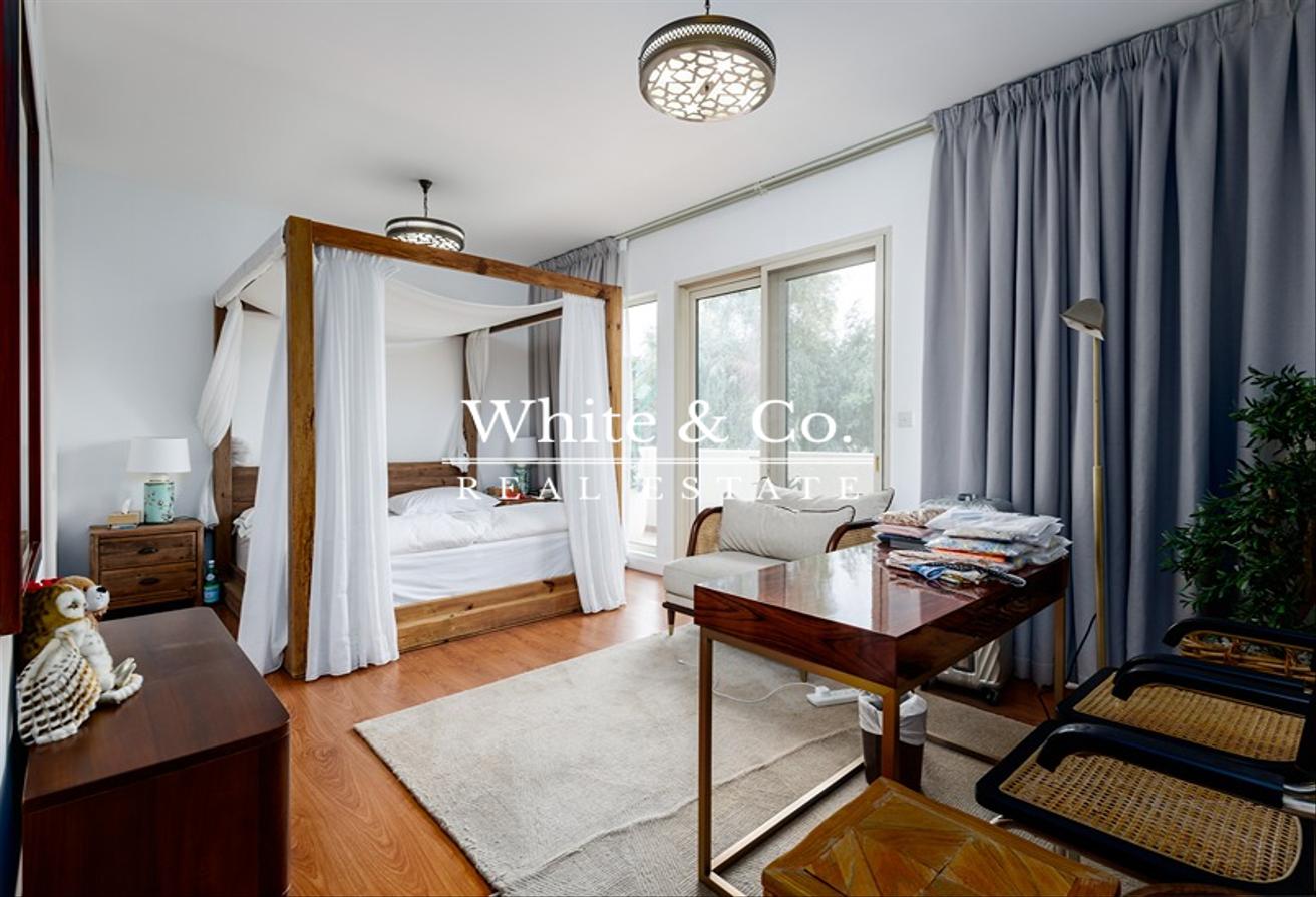 Upgraded Floors| Single Row | Private Pool photo 9
