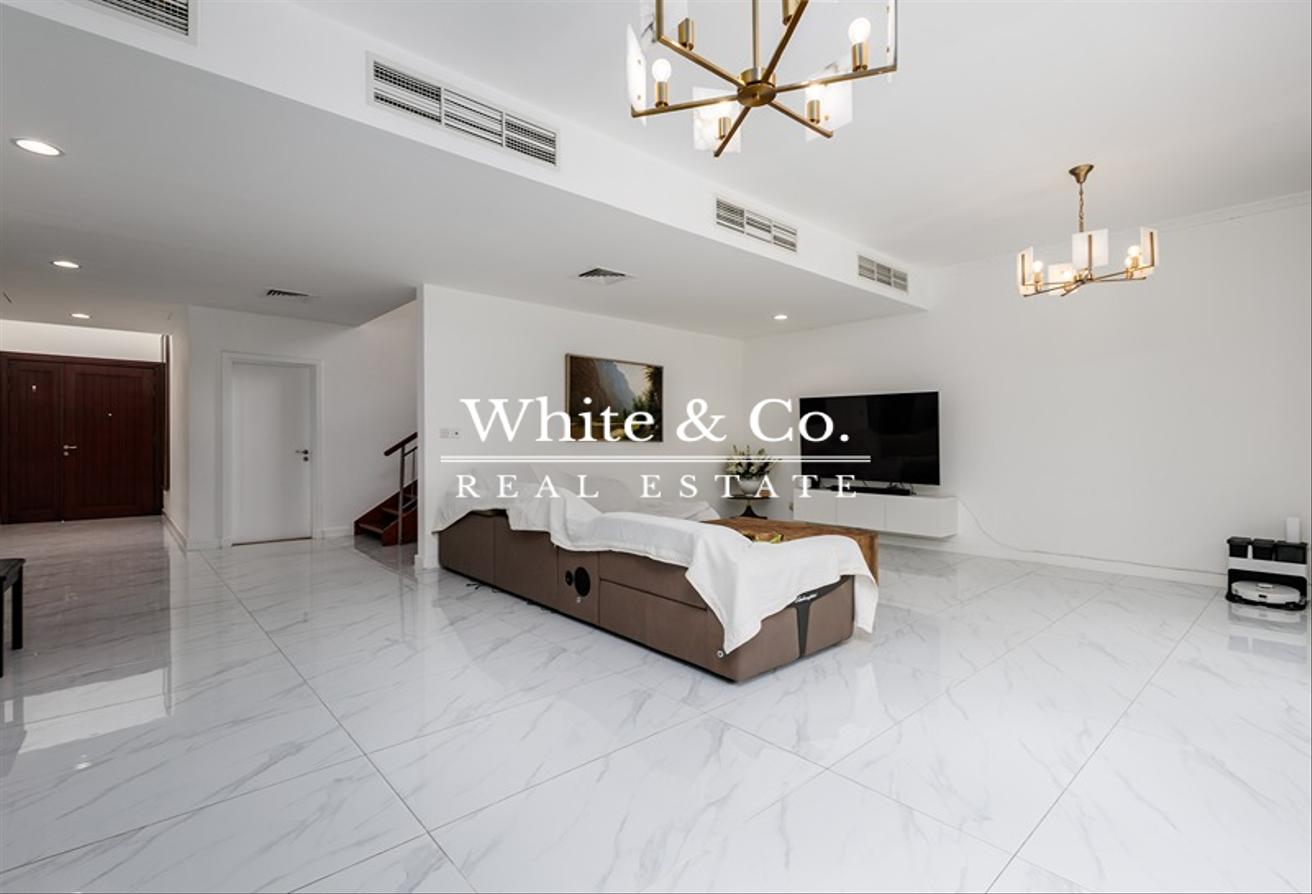 Upgraded Floors| Single Row | Private Pool photo 7