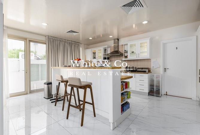 135627832 - Property Image 3
