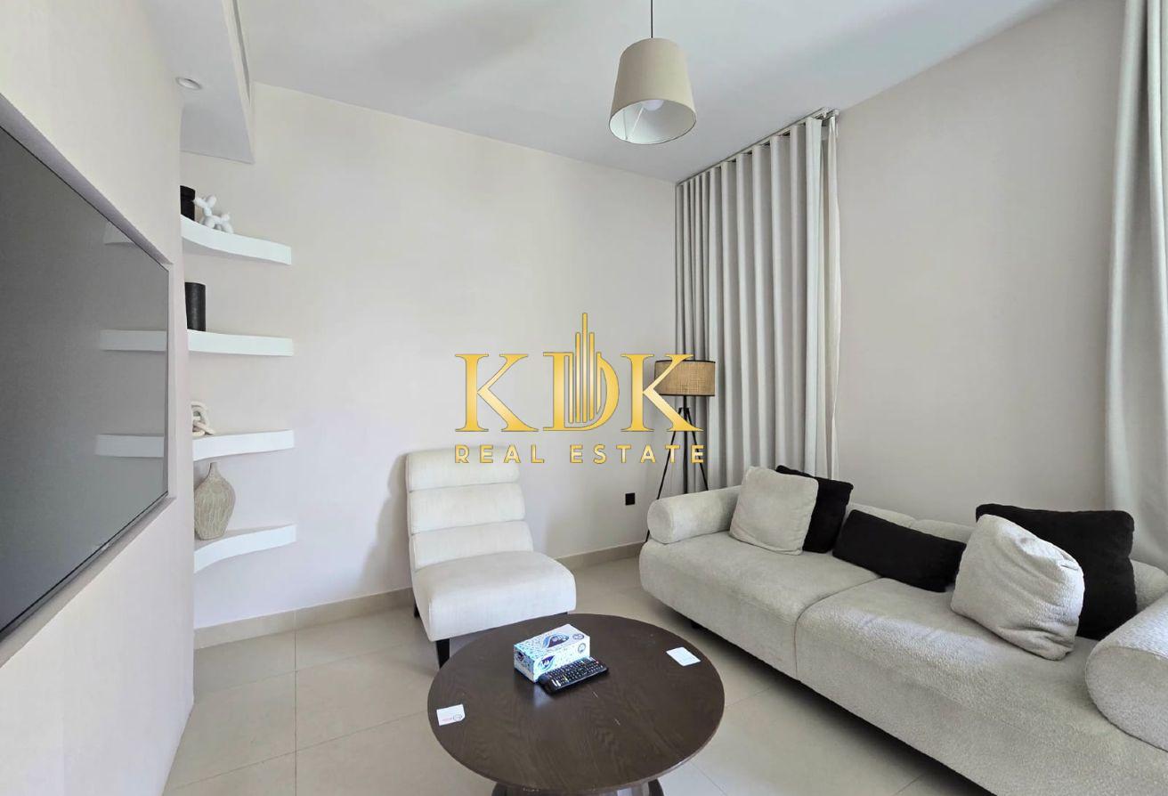 Fully Furnished | Vacant | Close to amenities photo 2