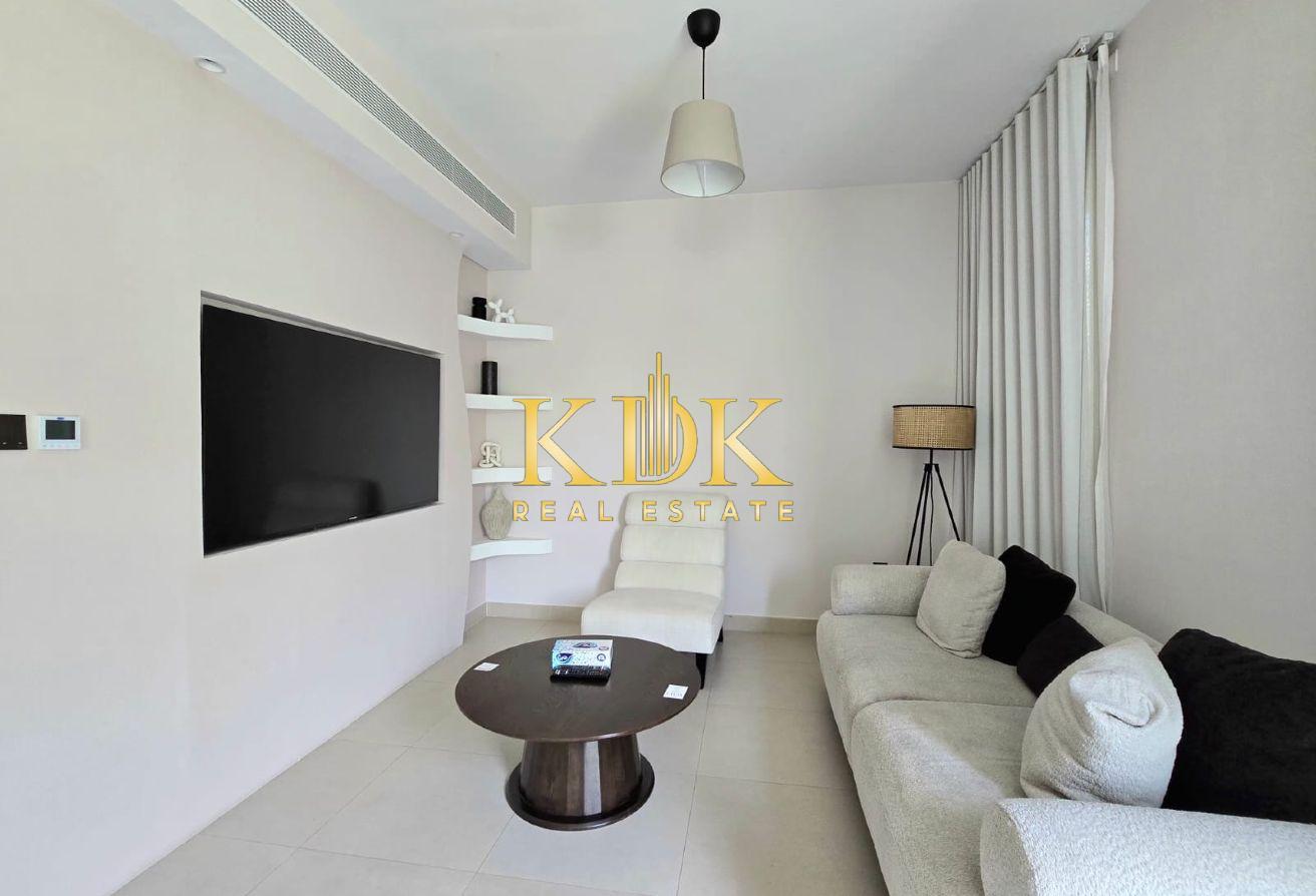 Fully Furnished | Vacant | Close to amenities photo 8