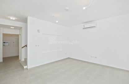 Townhouse - 3 - 4 for sale in Zahra Townhouses - Town Square - Dubai