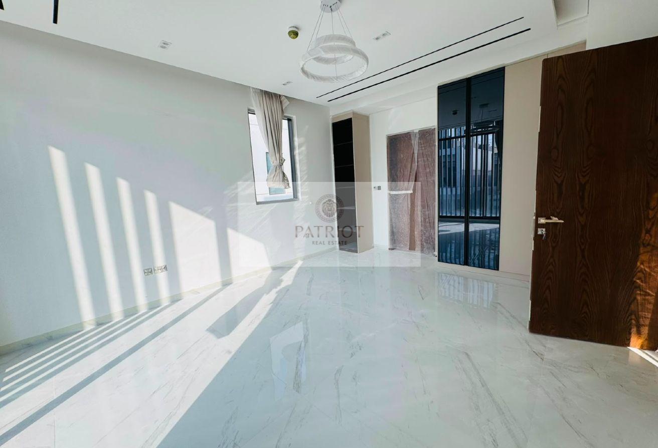 5BR Custom-Built Villa | Private Pool & Jacuzzi photo 4