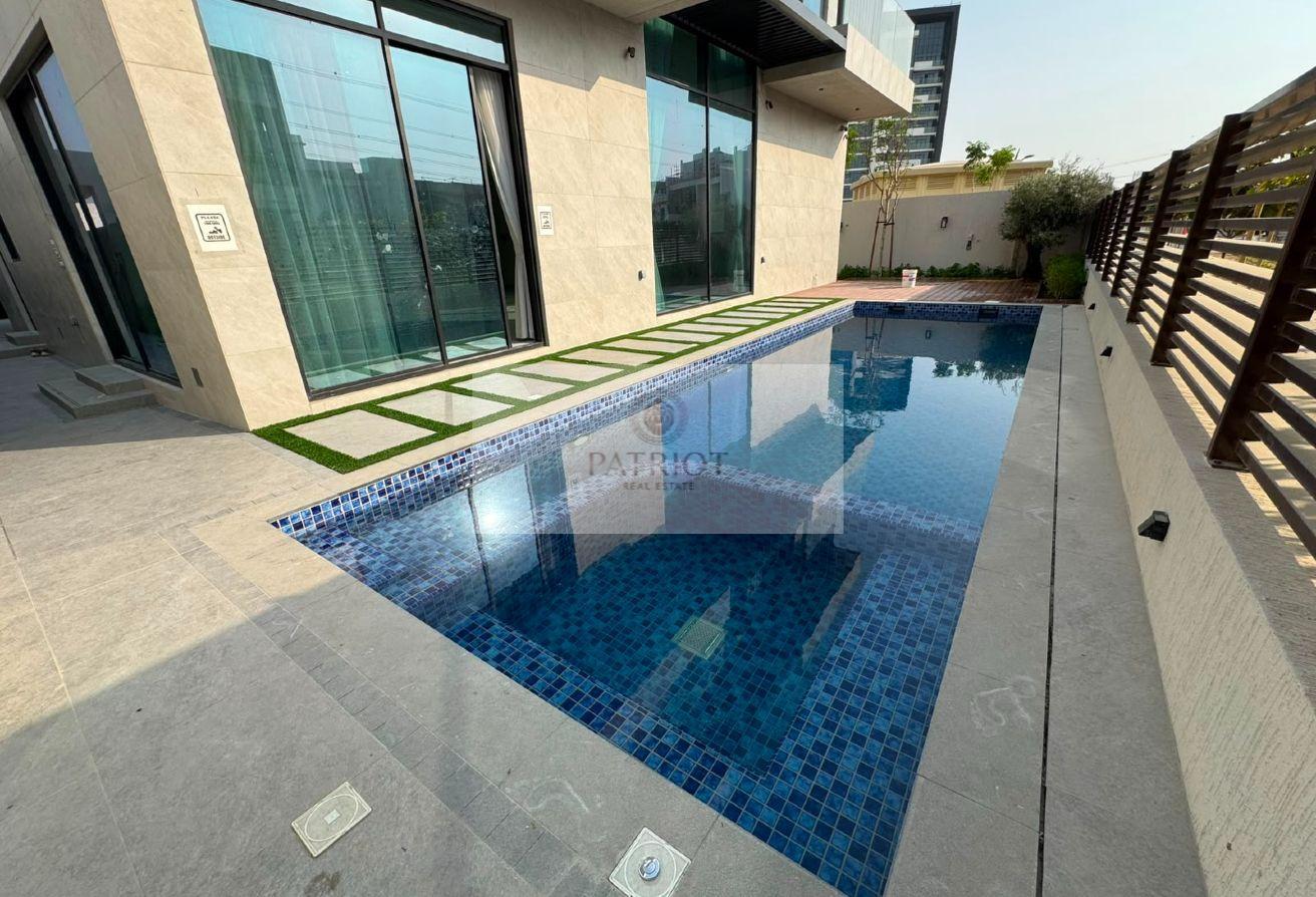 5BR Custom-Built Villa | Private Pool & Jacuzzi photo 9