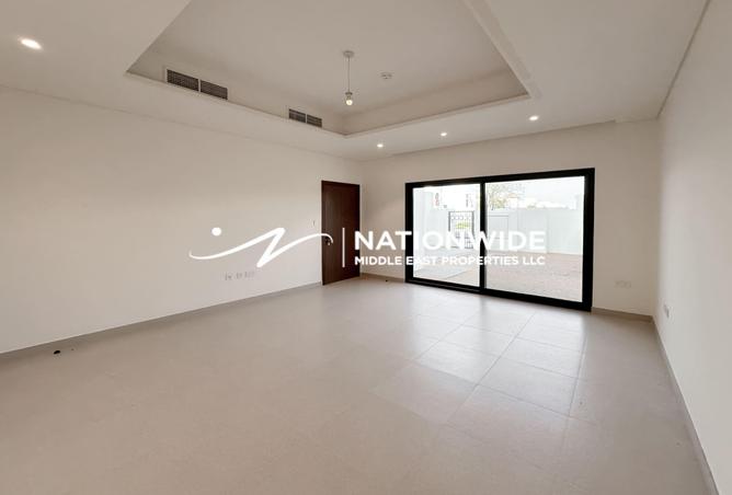 100385993 - Property Image 2