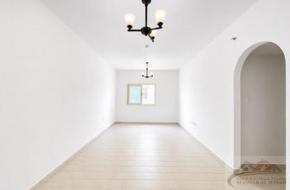 Apartment - 3 Bedrooms - 3 Bathrooms for rent in Muwaileh 29 Building - Muwaileh - Sharjah