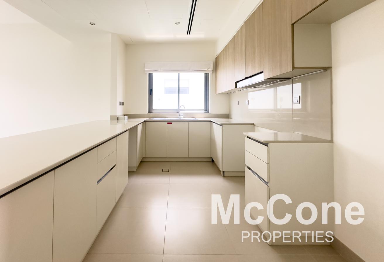 Price Reduced | Close to Park | Prime Location photo 6