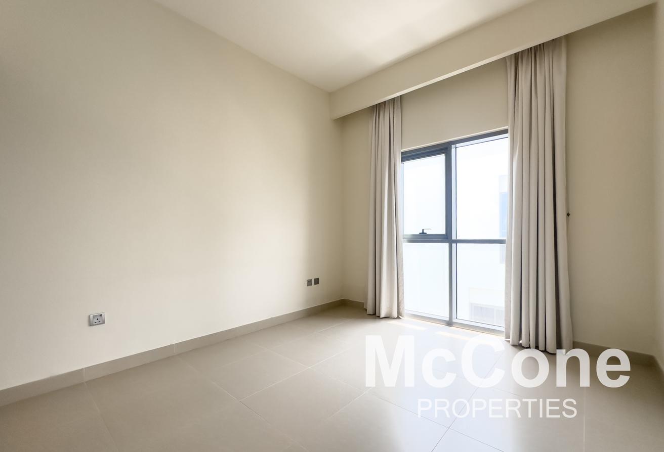 Price Reduced | Close to Park | Prime Location photo 8