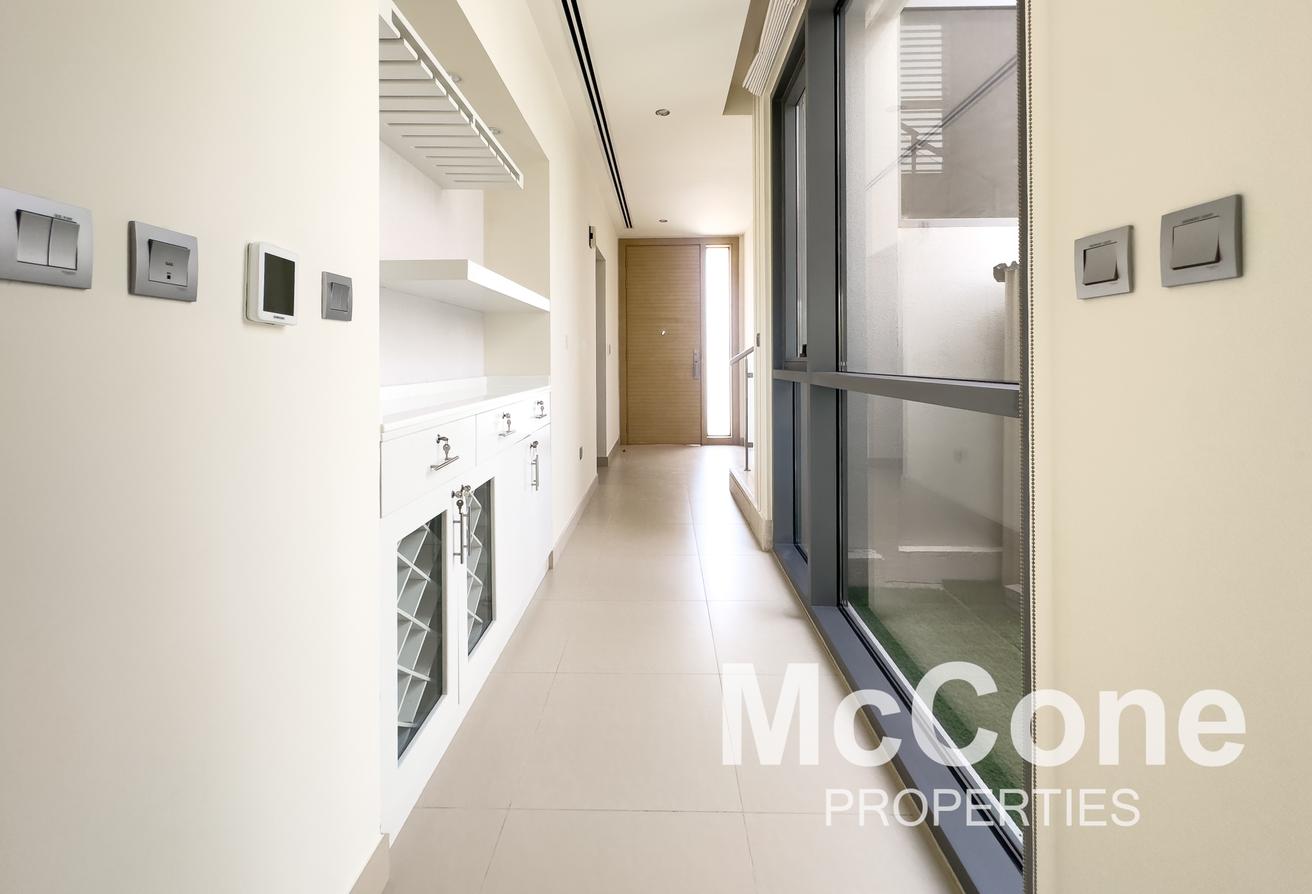 Price Reduced | Close to Park | Prime Location photo 12