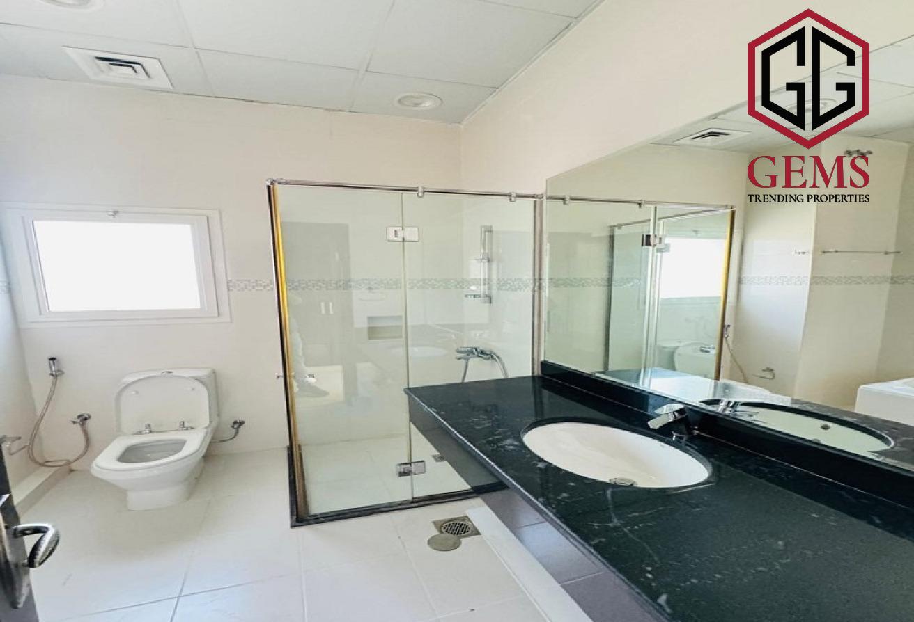 OUTSTANDING | SEMI-INDEP VILLA | MAID ROOM photo 4