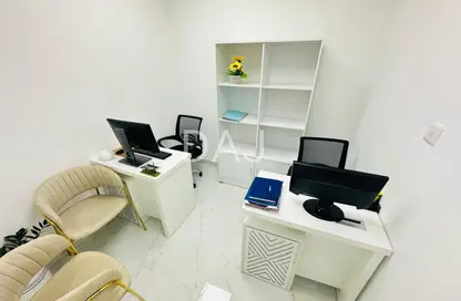 مكتب - غرفة نوم - 1 حمام للايجار في ريم ريزدنسي - الكرامة - دبي