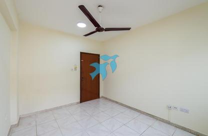 Apartment - 1 - 1 for rent in Meena Bazaar - Al Souk Al Kabeer - Bur Dubai - Dubai