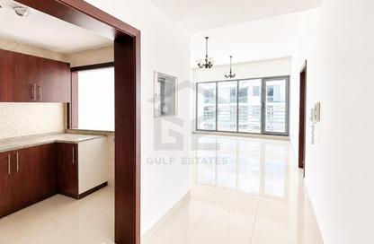 Apartment - 1 - 2 for rent in Desert Sun - Dubai Land Residence Complex - Dubai