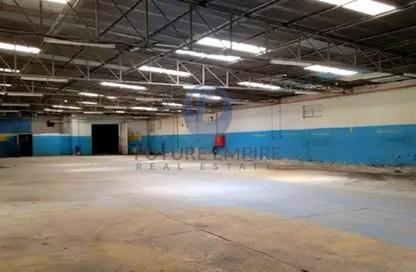Warehouse - Studio - 4 Bathrooms for rent in Dar Al-Khabeesi - Al Muraqqabat - Deira - Dubai