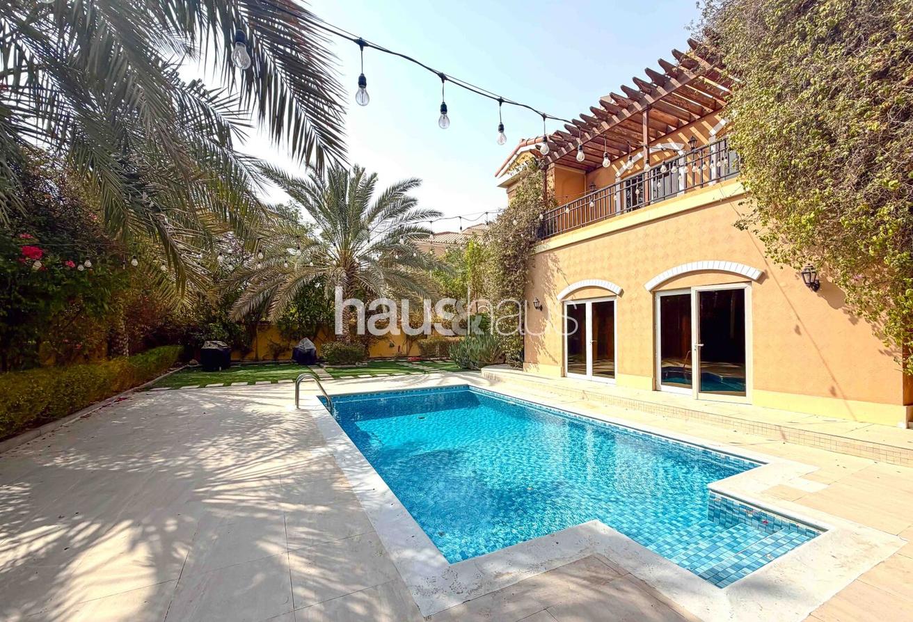 Huge Corner Plot | Pool | Mid-November Move-In photo 2