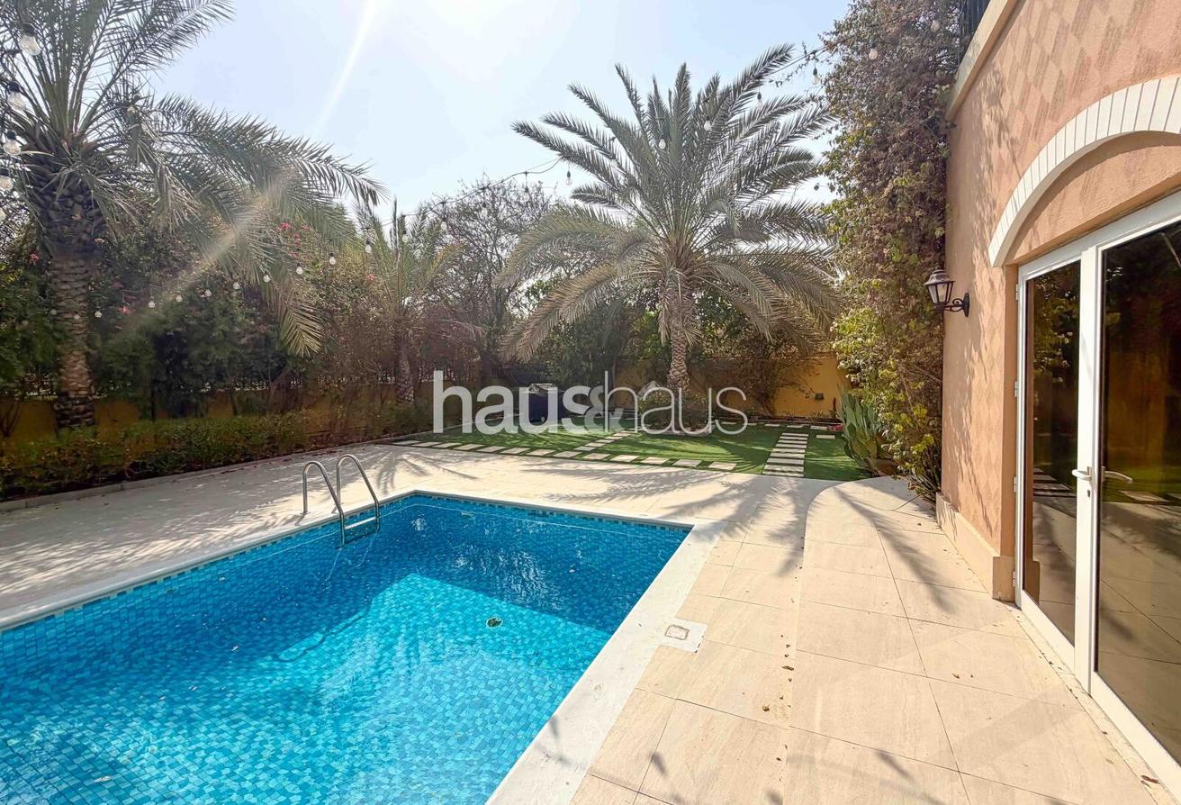 Huge Corner Plot | Pool | Mid-November Move-In photo 8