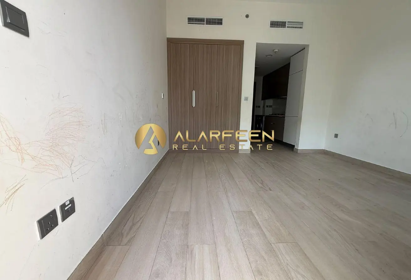 152857353 - Property Main Image