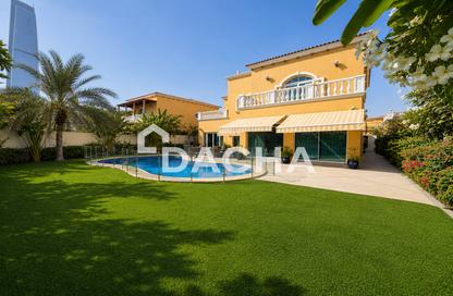 Villa - 5 Bedrooms - 5 Bathrooms for rent in District 2 - Jumeirah Park - Dubai