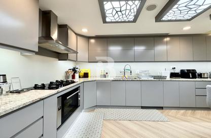 Villa - 4 - 6 for sale in District 4 - Jumeirah Park - Dubai Villa - 4 - 6 for sale in District 4 - Jumeirah Park - Dubai