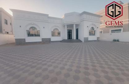 Villa - 4 Bedrooms - 5 Bathrooms for rent in Al Barsha South 2 - Al Barsha South - Al Barsha - Dubai