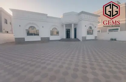 Villa - 4 Bedrooms - 5 Bathrooms for rent in Al Barsha South 2 - Al Barsha South - Al Barsha - Dubai