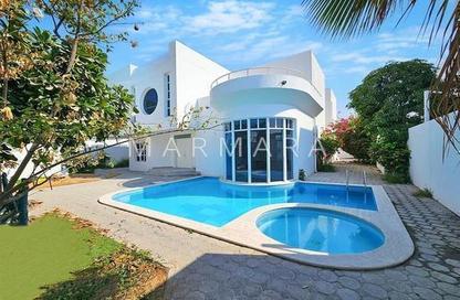 Villa - 5 Bedrooms - 6 Bathrooms for rent in Jumeirah 1 Villas - Jumeirah 1 - Jumeirah - Dubai