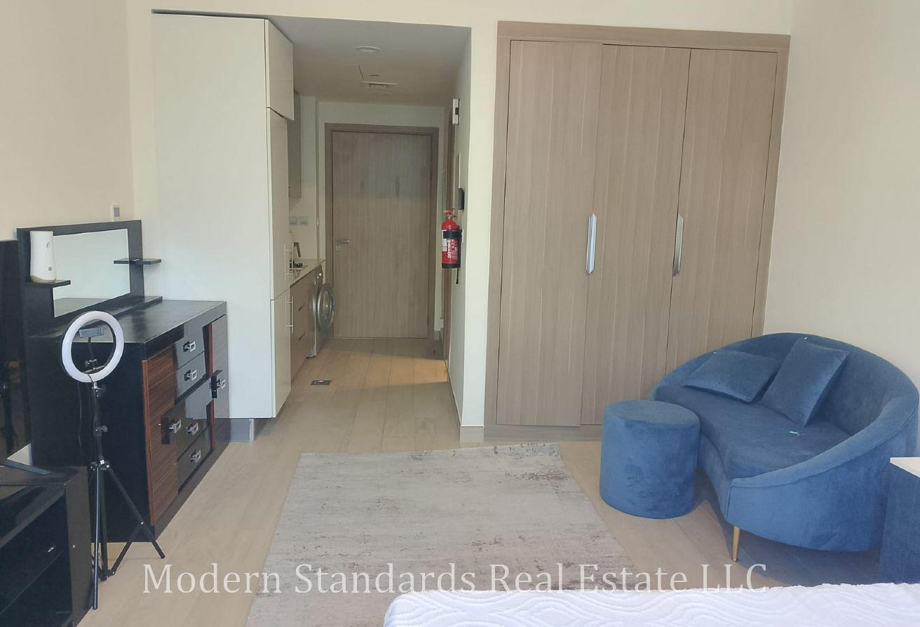 Fully Furnished l Studio in Azizi Riviera l Vacant photo 5