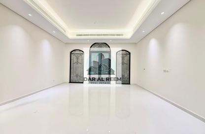 Apartment - 5 Bedrooms - 6 Bathrooms for rent in Al Hooshi Villas - Hoshi - Al Badie - Sharjah