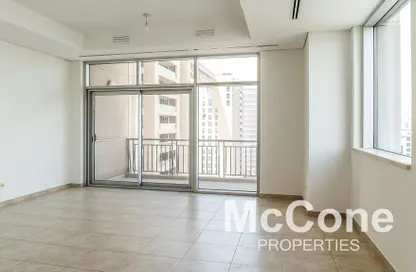 Apartment - 3 Bedrooms - 3 Bathrooms for sale in Emaar Tower B - Emaar Towers - Deira - Dubai