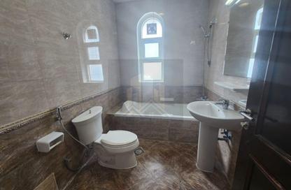 Apartment - Studio - 1 Bathroom for rent in Khalifa City - Abu Dhabi