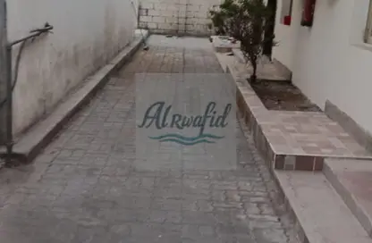 سكن عمال - استوديو للايجار في بناء المزون 1 - المنطقة الصناعية رقم 6 - المنطقة الصناعية بالشارقة - الشارقة