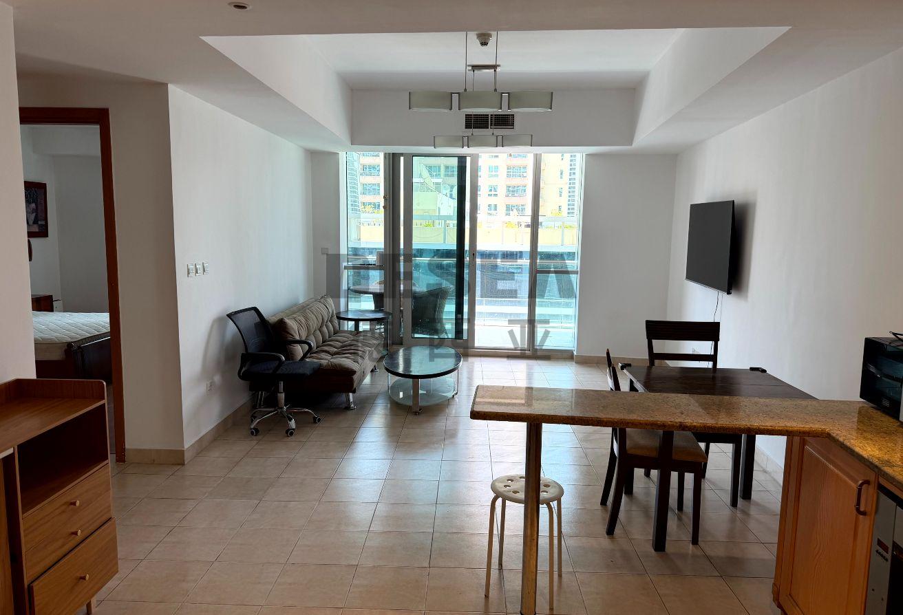 Fully Furnished |Close to Metro & Beach|Vacant