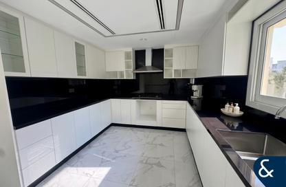 Villa - 4 Bedrooms - 4 Bathrooms for rent in Meadows 9 - Meadows - Dubai